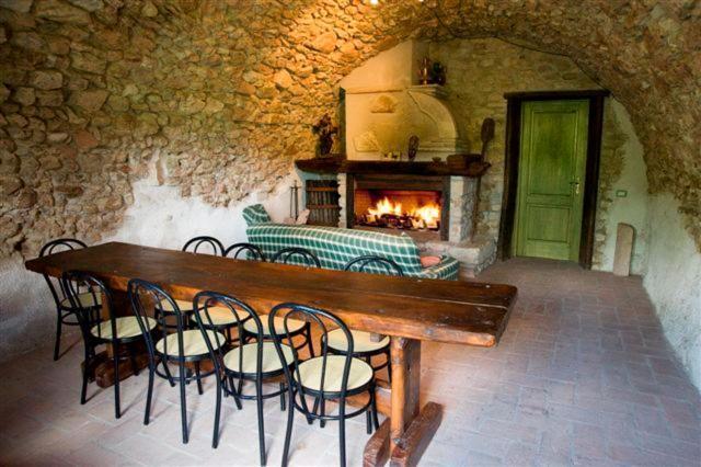 Agriturismo Valle Tezze กาสเชีย ภายนอก รูปภาพ